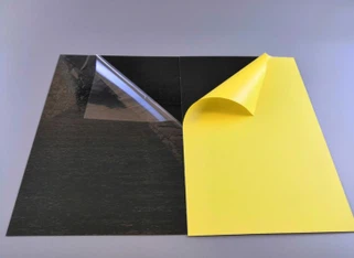 Lembaran PVC Pelekat Putih dan Hitam